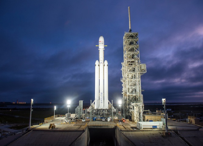 SpaceX не сможет протестировать ракету Falcon Heavy из-за трудностей с бюджетом США