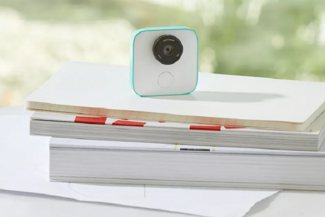 Предзаказ Google Clips — это небольшая камера с функциями AI