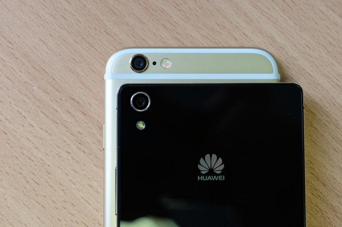 Китайские мобильные телефоны Huawei уличили в шпионаже за пользователями