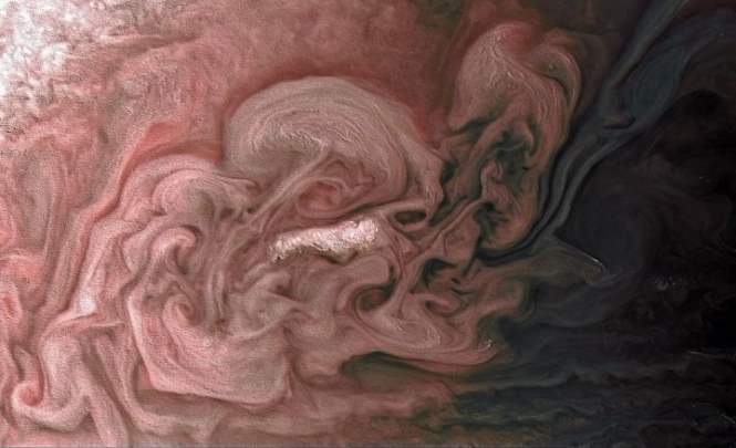 NASA показало, как выглядит буря на Юпитере