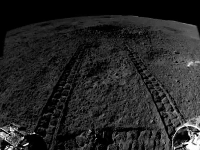 Таинственное гелеобразное вещество найдено на обратной стороне Луны