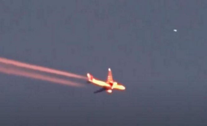 НЛО изучал самолет на авиашоу в Бразилии