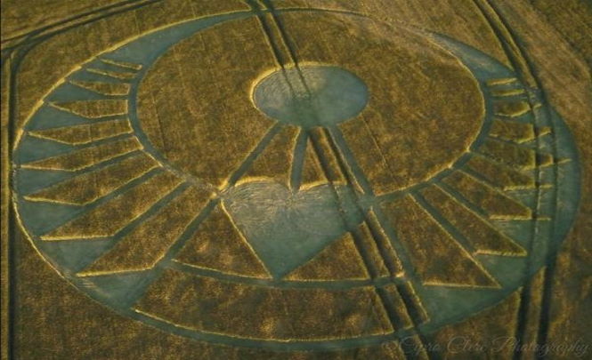 Пиктограмма на поле обнаружена на юге Англии