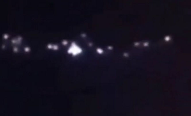Группа НЛО появилась в небе над штатом Нью-Йорк, США