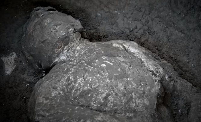 Удивительные детали раскопок двух мужчин, погибших во время извержения Везувия в 79 г.