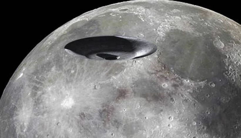 Огромный НЛО, доставивший что-то, был замечен над Луной
