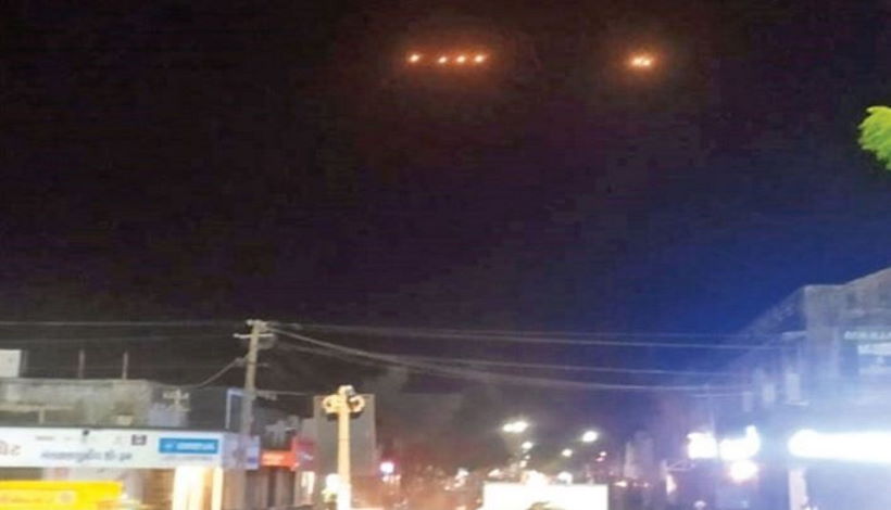 Группа НЛО появилась в ночном небе над Гуджаратом