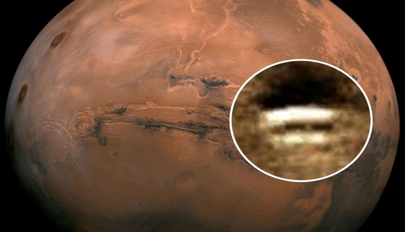 На Google Maps обнаружен секретный искусственный объект на Марсе