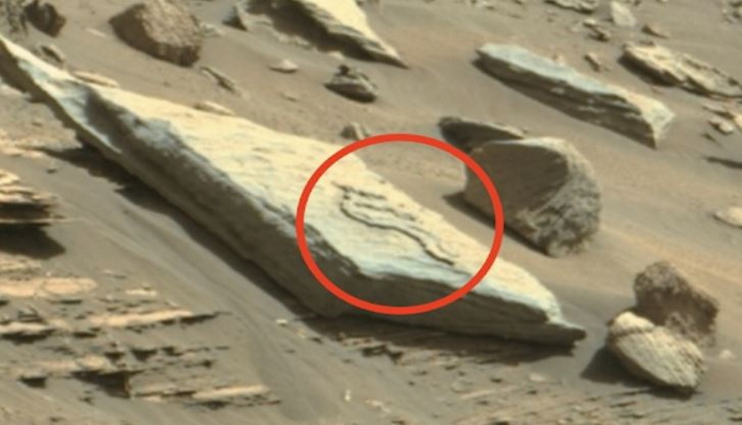 На Марсе обнаружен древний объект, похожий на “гробницу пришельцев”.