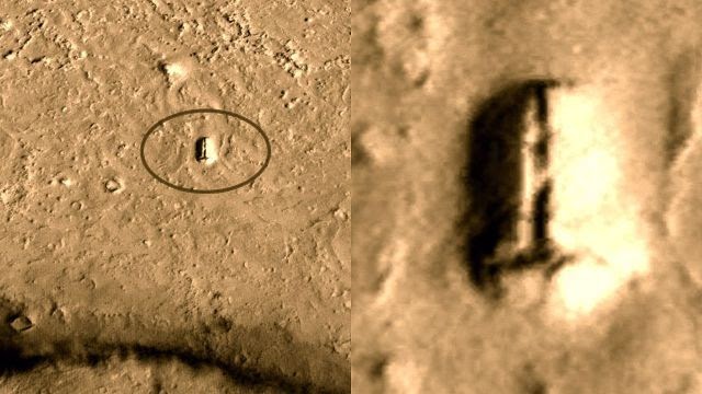 Дверь в подземную базу на Марсе