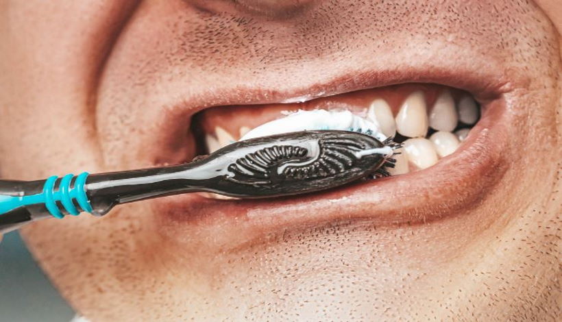 Ученые считают, что чистка зубов – одна из гарантий долгой жизни.