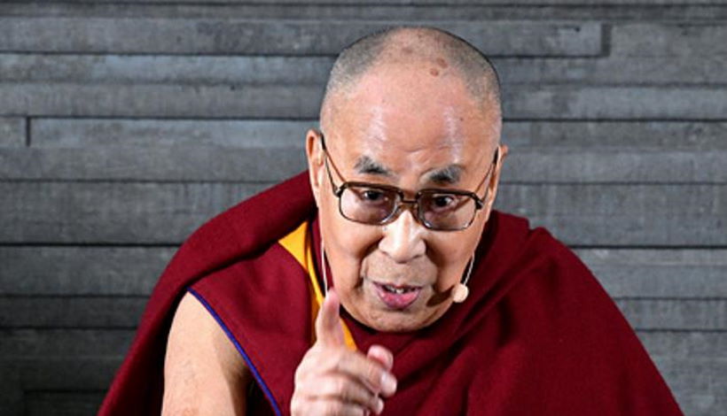 Далай-ламе предрекли переродиться в женщину