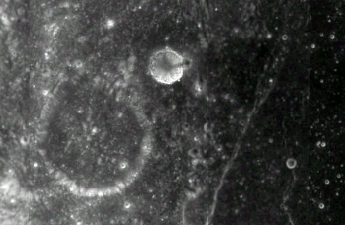 На поверхности Луны обнаружено сооружение «искусственный шпиль» высотой три мили