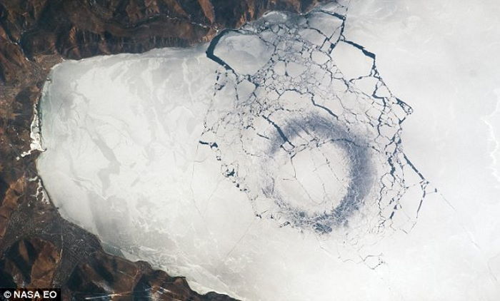 Водолазы ВМФ России встретили морских пришельцев: гуманоидов озера Байкал