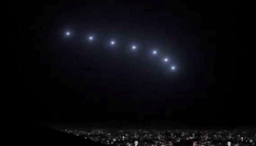 НЛО, замаскированные под звезды в созвездиях, начали наблюдать в ночном небе