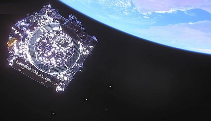 Десятки НЛО на околоземной орбите во время запуска телескопа Джеймса Уэбба