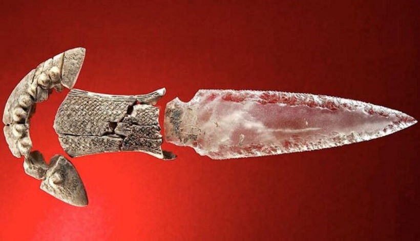 В Испании археологи нашли «волшебный» хрустальный кинжал