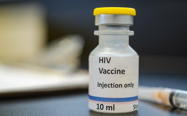 Еще в 2020 году ученые предупреждали, что некоторые вакцины против COVID-19 могут увеличить риск заражения ВИЧ – теперь 50 миллионов доз отозваны после «ложноположительных результатов» в тестах на ВИЧ