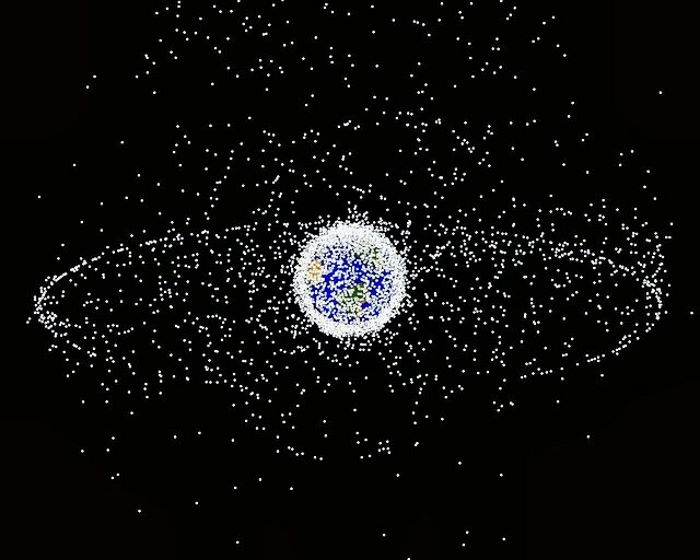НАСА тайно собирает инопланетный мусор на околоземной орбите