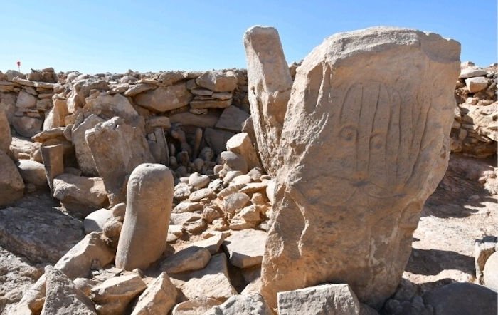 Уникальная 9000-летняя святыня с символами, обнаруженными на неолитическом ритуальном участке в пустыне Иордан