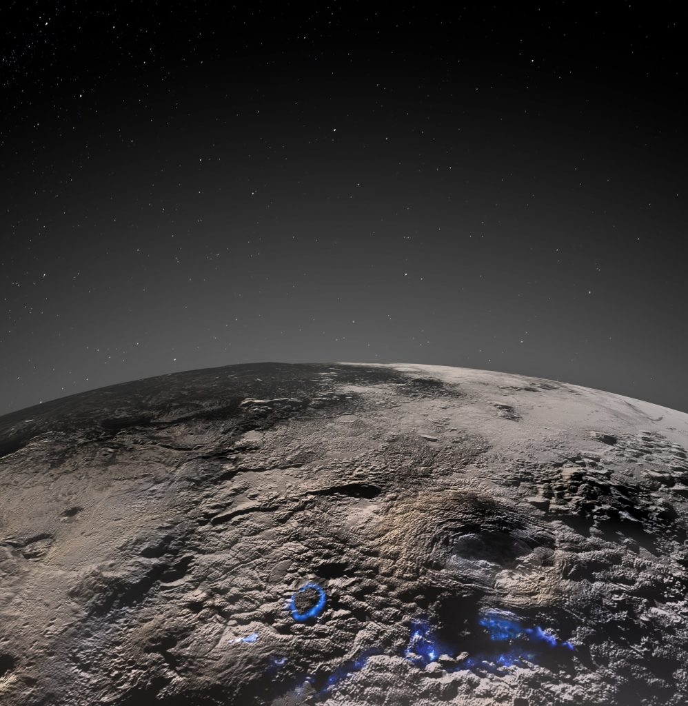Изображение Плутона 2015 года с признаками криовулканизма или существования ледяных вулканов, обозначенных синим цветом. Авторы и права: НАСА/Лаборатория прикладной физики Университета Джона Хопкинса/Юго-западный научно-исследовательский институт/Исаак Эррера/Келси Сингер
