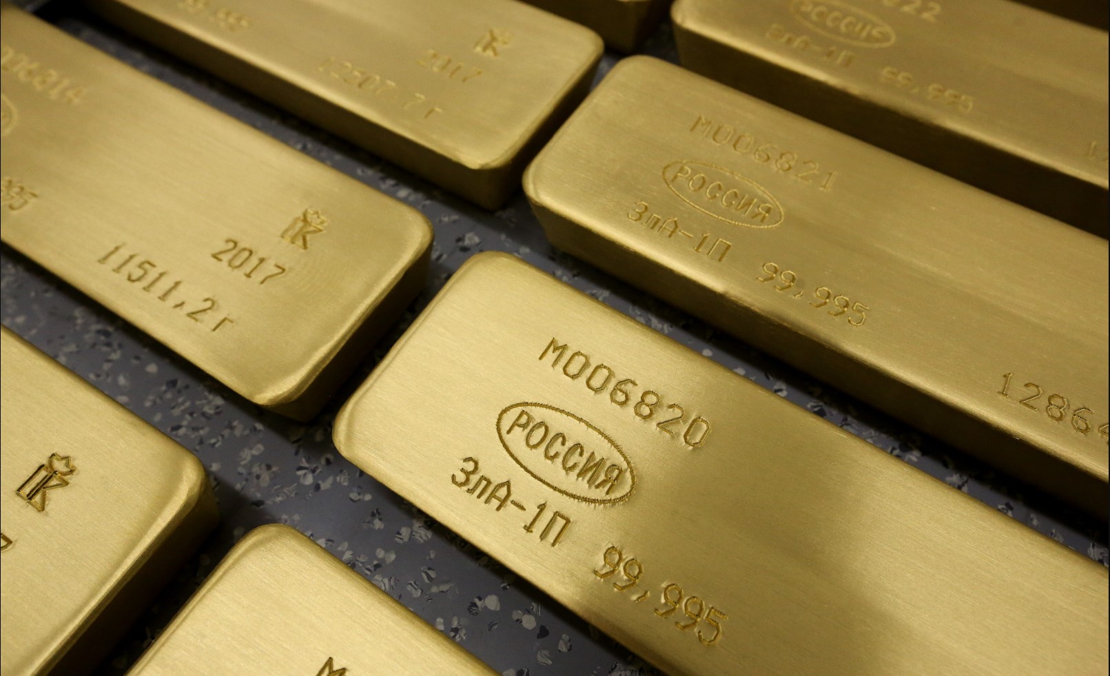 Снова в Биз!  Швейцария импортирует российское золото впервые после войны