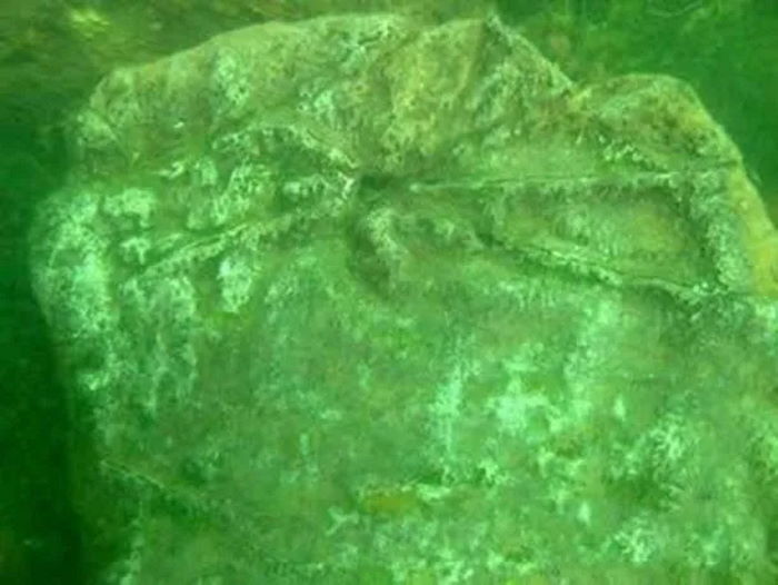 Тайна подводных китайских пирамид с таинственными символами