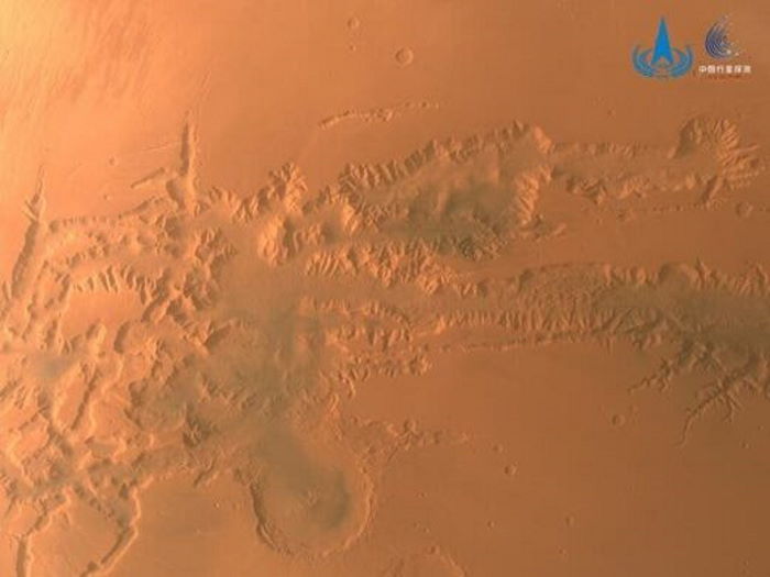 Китайский зонд "Тяньвэнь-1" сделал потрясающие снимки Марса