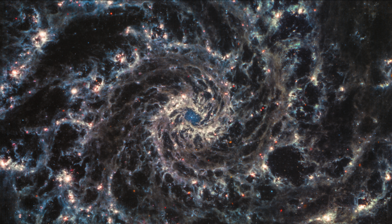Вот гипнотический вид призрачной галактики Джеймса Уэбба
