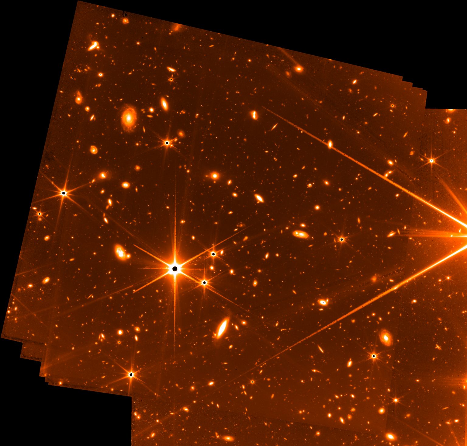 Эта фотография является полной версией последнего изображения, сделанного телескопом Джеймса Уэбба. Авторы и права: команда НАСА, CSA и FGS.