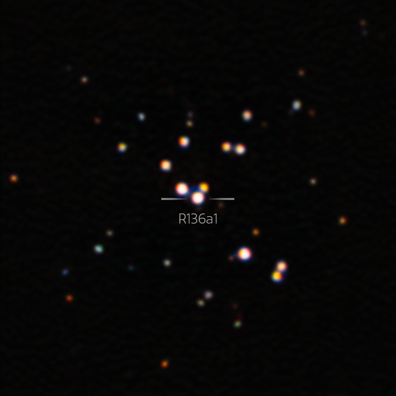 Это самое резкое изображение R136a1, крупнейшей из известных звезд. Изображение предоставлено: Международная обсерватория Близнецов/NOIRLab/NSF/AURA.