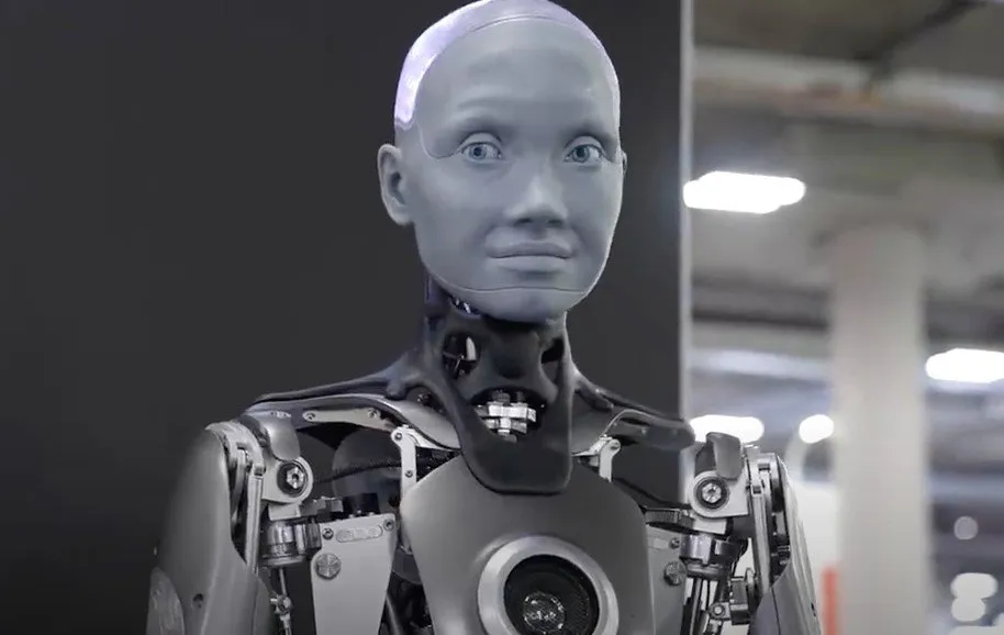 «Мы никогда не захватим мир», — уверяет ультрареалистичный робот-гуманоид с искусственным интеллектом