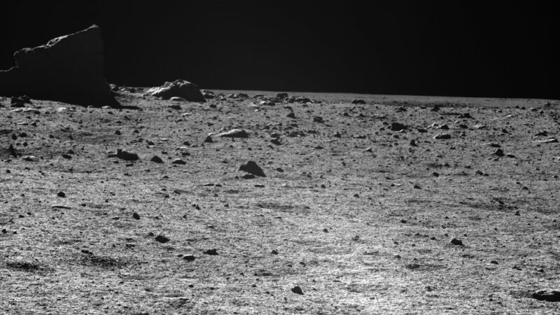 Китайская лунная экспедиция раскрыла историю извержений вулканов на Луне