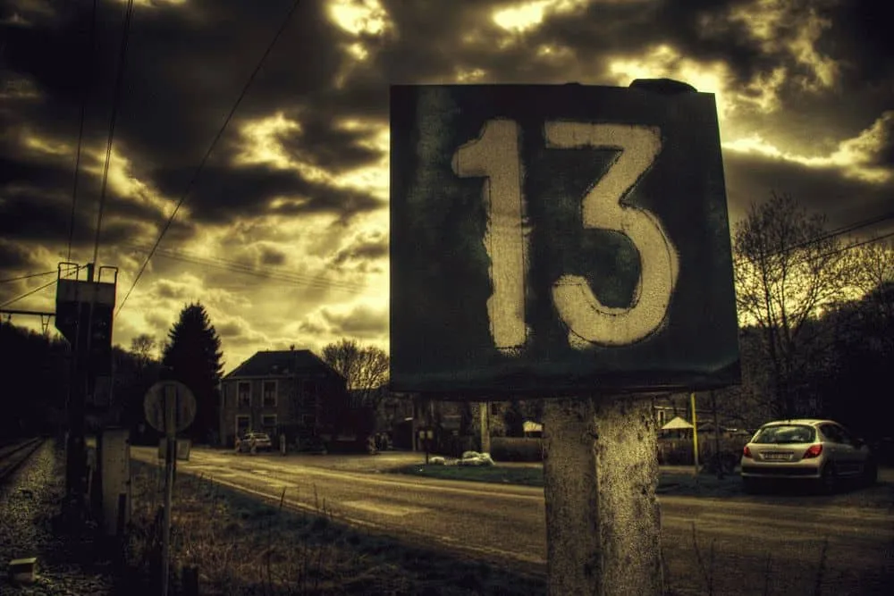 Почему число 13 считается несчастливым?  Объяснение силы его плохой репутации
