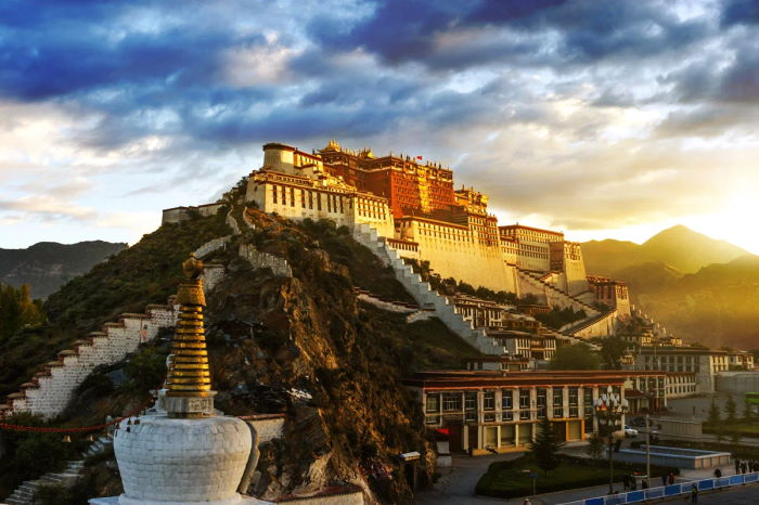 Саркофаг Богов: возможно в Тибете существует подземный город гигантов