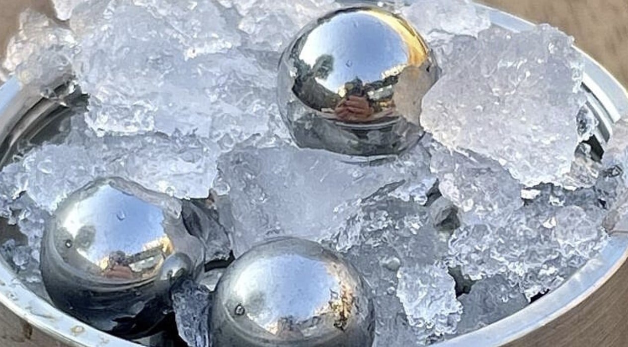 Инопланетная слякоть?  Ученые обнаружили странную новую форму льда, которая может быть ключом к жизни за пределами Земли