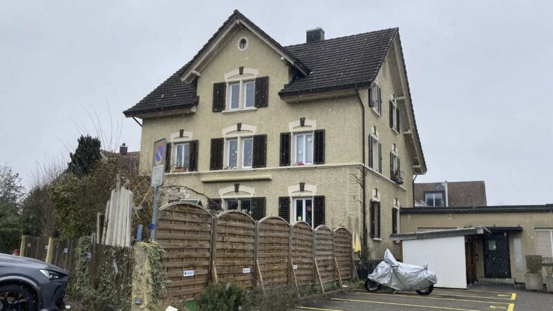 Швейцария: еще 49 человек выгнали из своих квартир просителей убежища