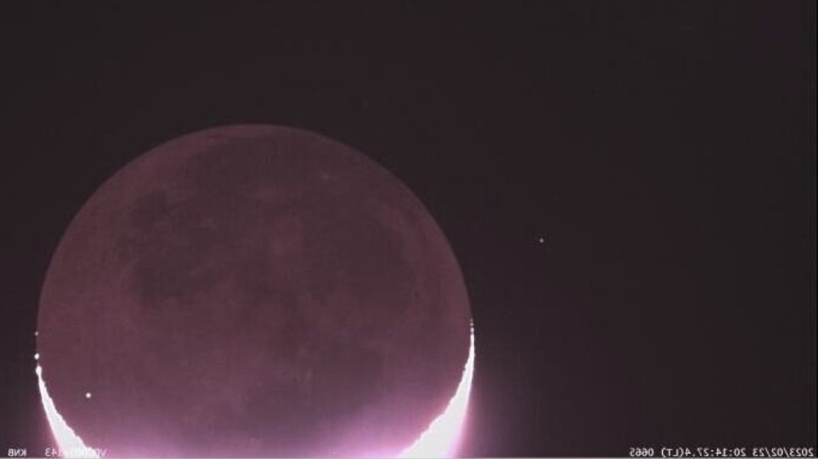 Японский астроном зафиксировал падение метеорита на Луну 23 февраля.