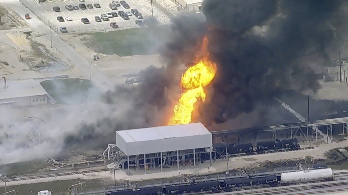 Еще один мощный взрыв на химическом заводе в Техасе