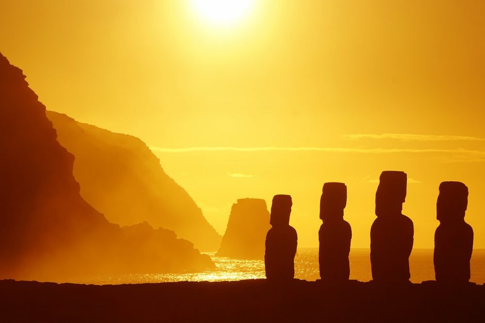 На острове Пасхи обнаружена новая статуя Моаи, которая превзошла все ожидания