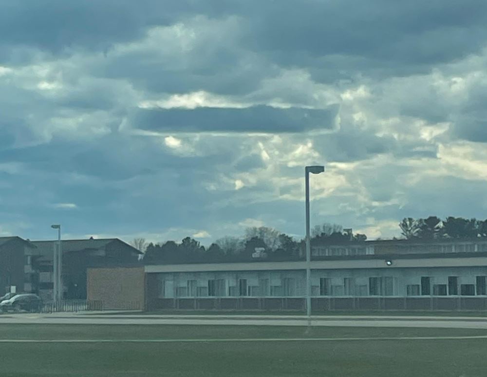 Загадочное прямоугольное облако сфотографировали в Мичигане