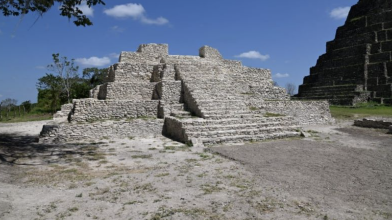 Археологи обнаружили восемь принесенных в жертву тел в 2000-летней пирамиде майя