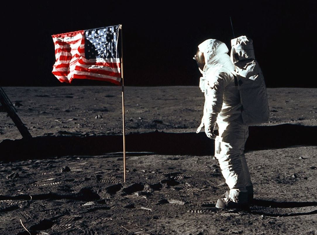 Посадки НАСА на Луну были фальшивкой