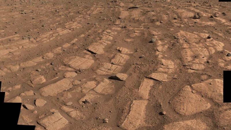 Марсоход Perseverance обнаружил следы древней могучей реки на Марсе