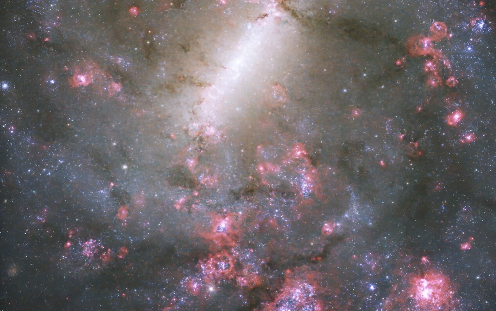 Новый снимок Хаббла демонстрирует яркую галактическую красоту NGC 5068