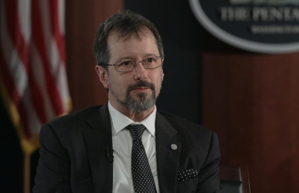 Глава Пентагона по вопросам НЛО уйдет в отставку после обвинений во лжи перед публикой