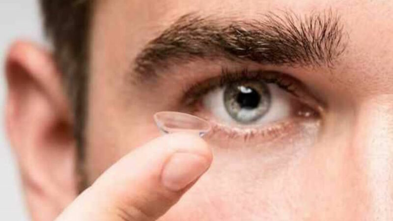 Не злоупотребляйте контактными линзами, следуйте этим советам, чтобы предотвратить глазные инфекции