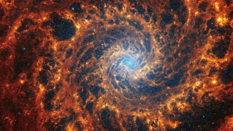 Телескоп JWST получил новые изображения спиральных галактик