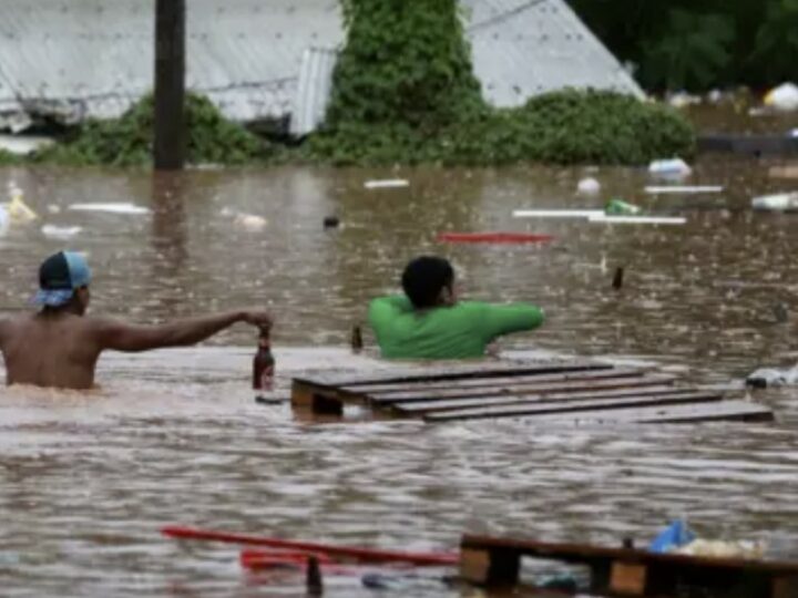 Обрушение плотины и продолжительные дожди вызвали сильнейшее за 80 лет наводнение на юге Бразилии