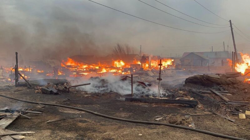 Апокалиптические пожары в России;  200 зданий и минимум двое погибших в Иркутской области